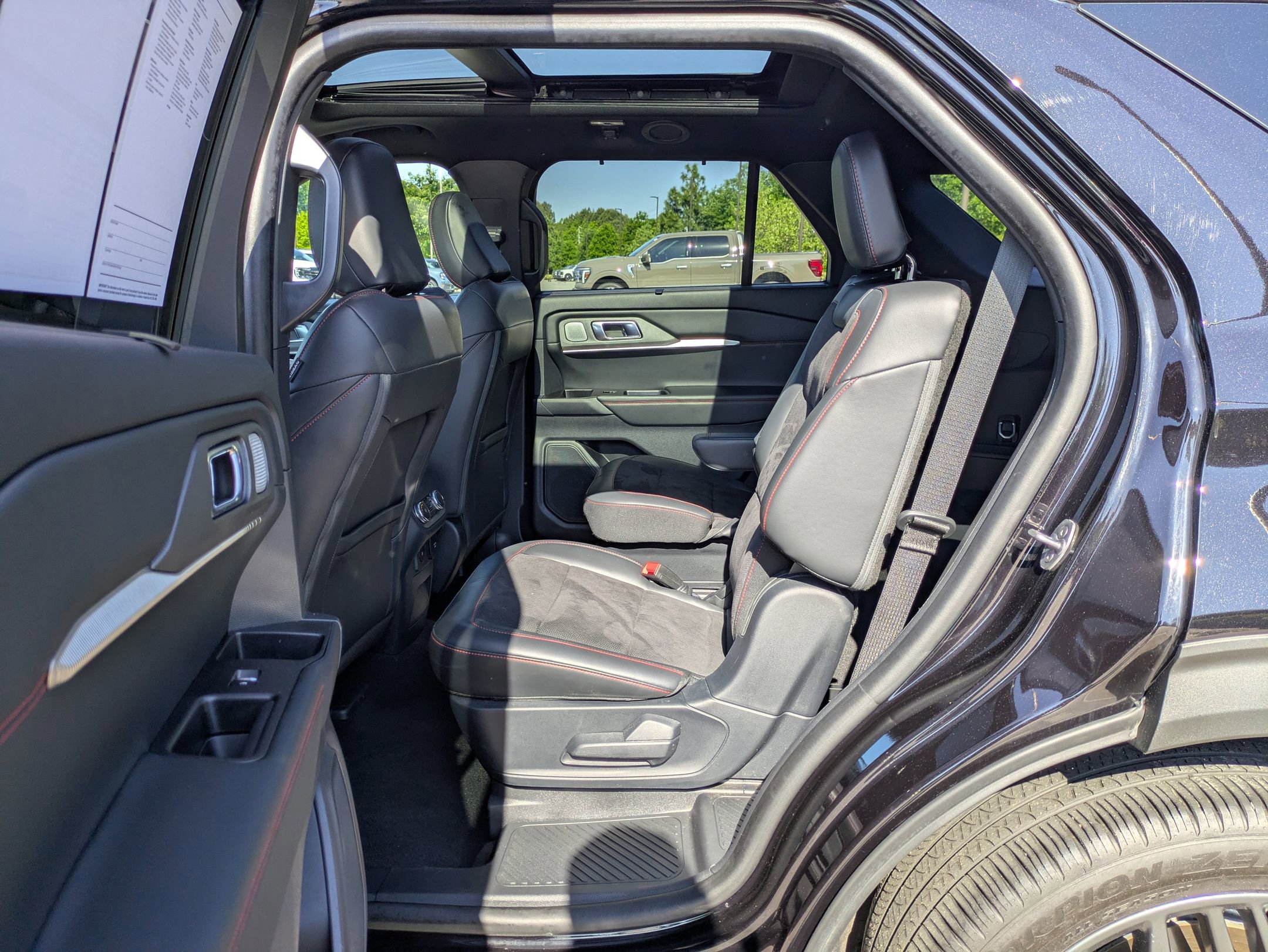 Certified 2025 Ford Explorer ST AWD/4WD image 29