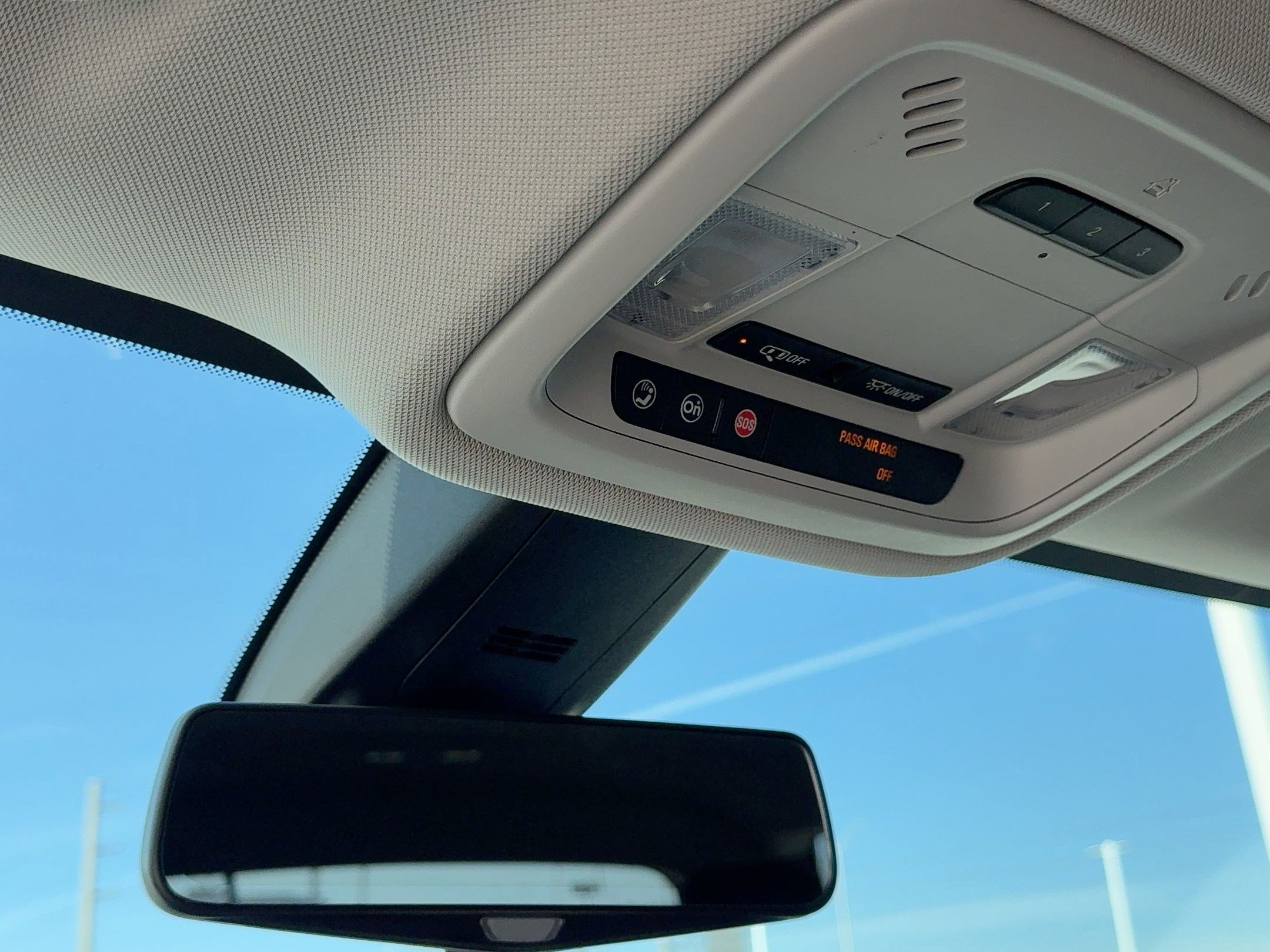 Used 2018 Chevrolet Traverse LT image 17