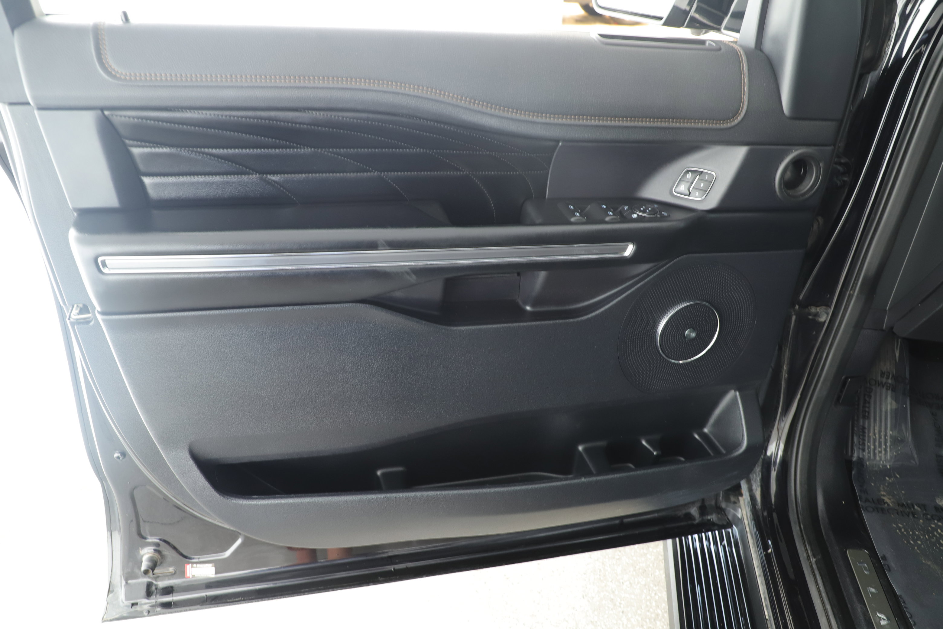 Certified 2019 Ford Expedition Platinum image 8