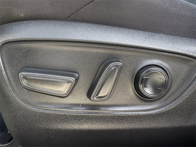 Used 2022 Toyota Venza LE image 26