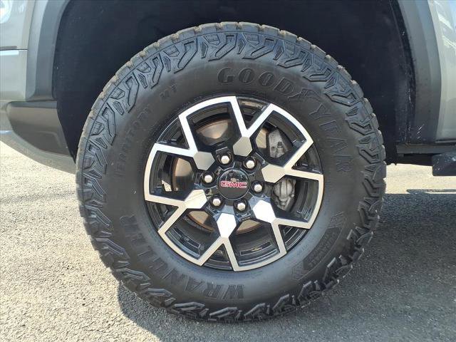 Used 2024 GMC Canyon AT4X image 26