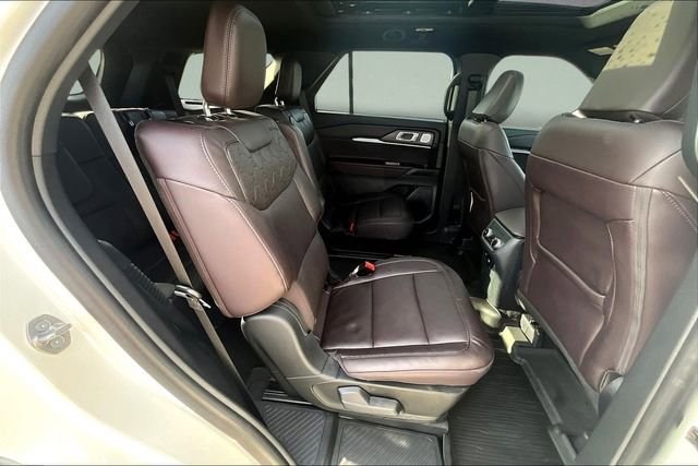 Certified 2025 Ford Explorer Platinum w/ Ultimate Package AWD/4WD image 25