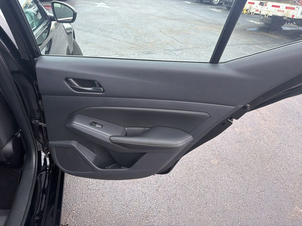 Used 2025 Nissan Altima 2.5 SV FWD image 43