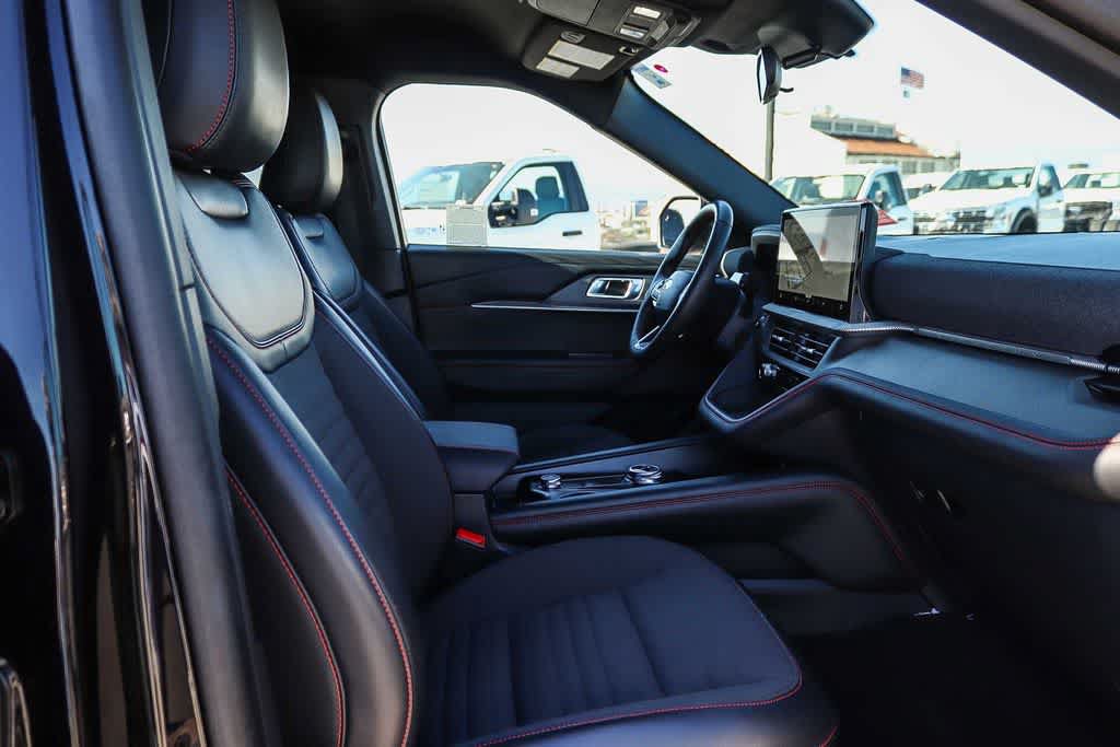 Certified 2025 Ford Explorer ST-Line w/ ST-Line Street Pack AWD/4WD image 16