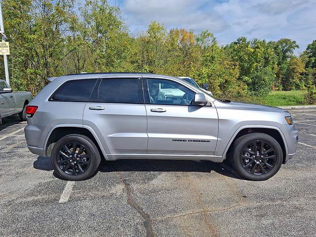 Used 2021 Jeep Grand Cherokee Laredo X AWD/4WD image 26