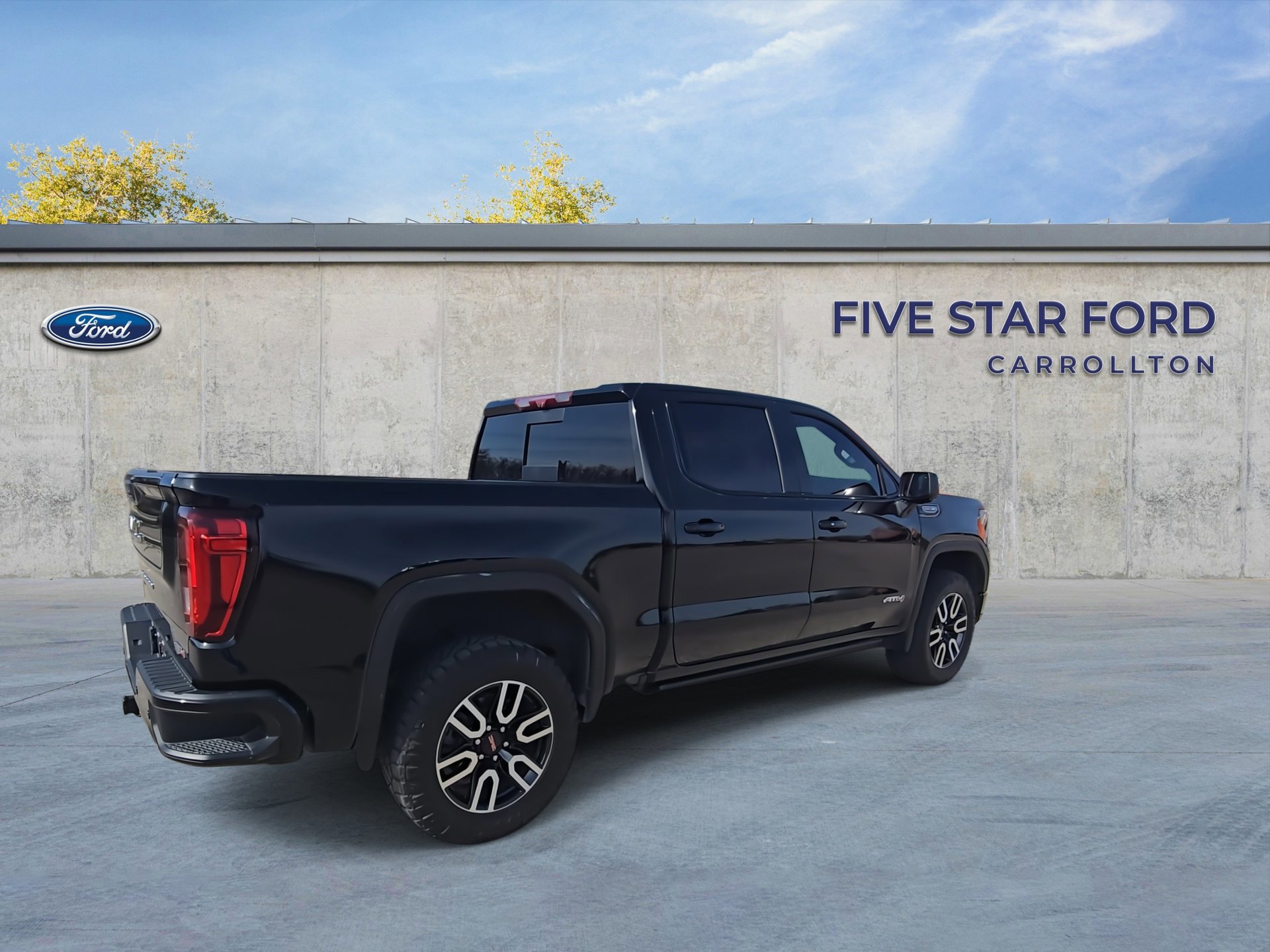 Used 2023 GMC Sierra 1500 AT4 w/ Technology Package image 5