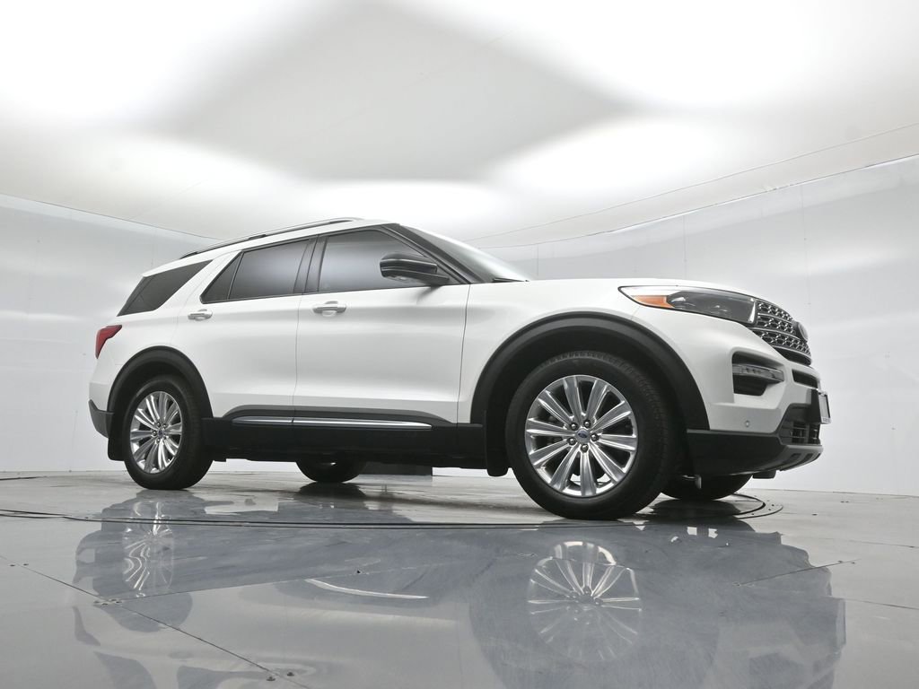 Certified 2020 Ford Explorer Limited w/ Hybrid Equipment Group 310A RWD image 4