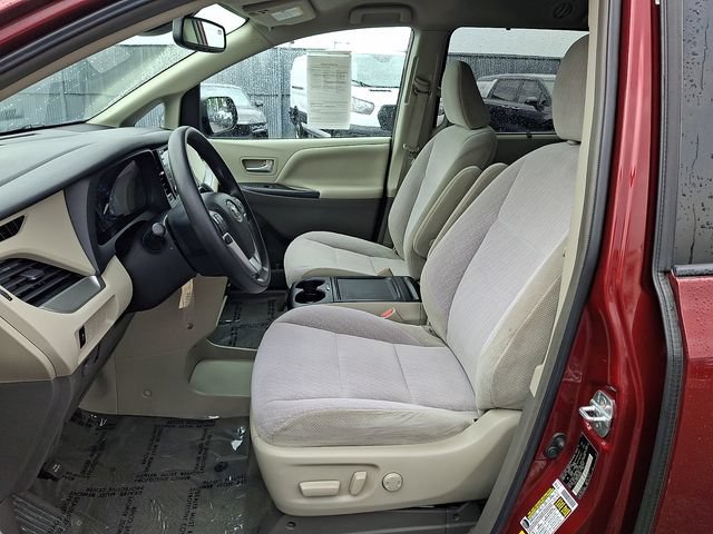 Used 2019 Toyota Sienna LE FWD image 14