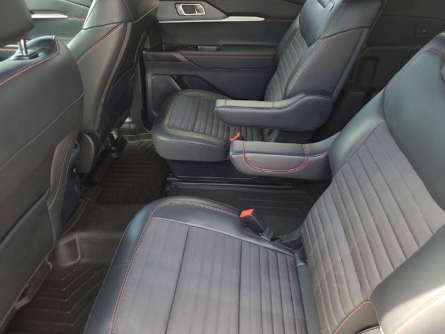 Certified 2025 Ford Explorer ST-Line w/ Premium Package RWD image 17