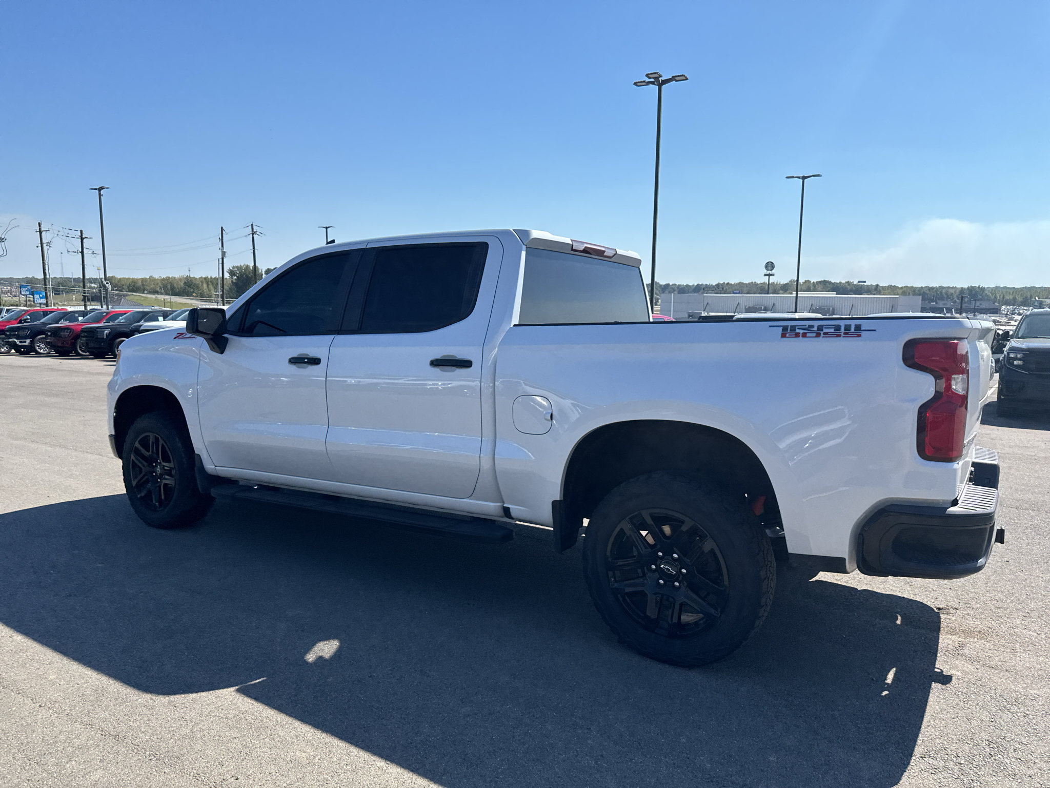 Used 2023 Chevrolet Silverado 1500 LT Trail Boss w/ Protection Package AWD/4WD image 15