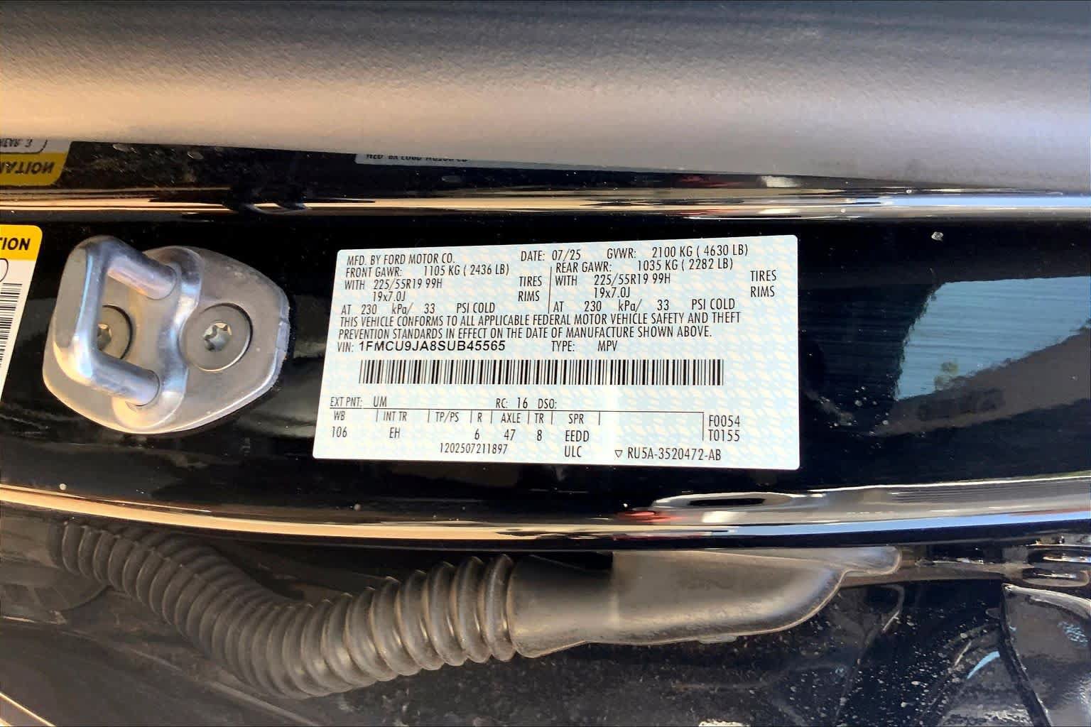 Certified 2025 Ford Escape Platinum AWD/4WD image 37