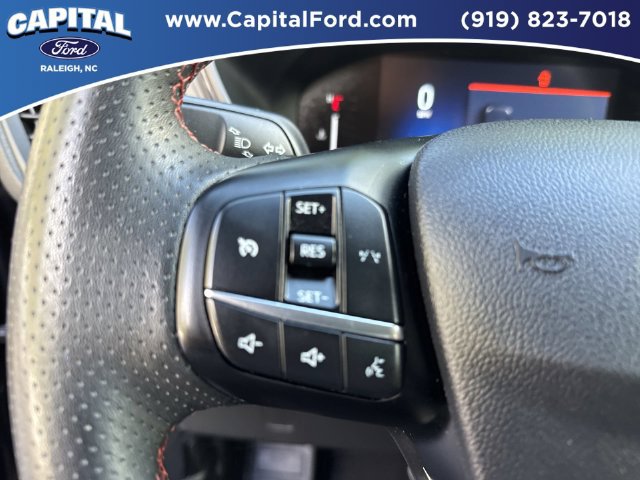 Certified 2025 Ford Escape ST-Line Select AWD/4WD image 22