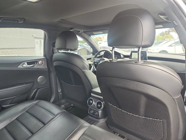 Used 2018 Kia Stinger GT2 RWD image 29
