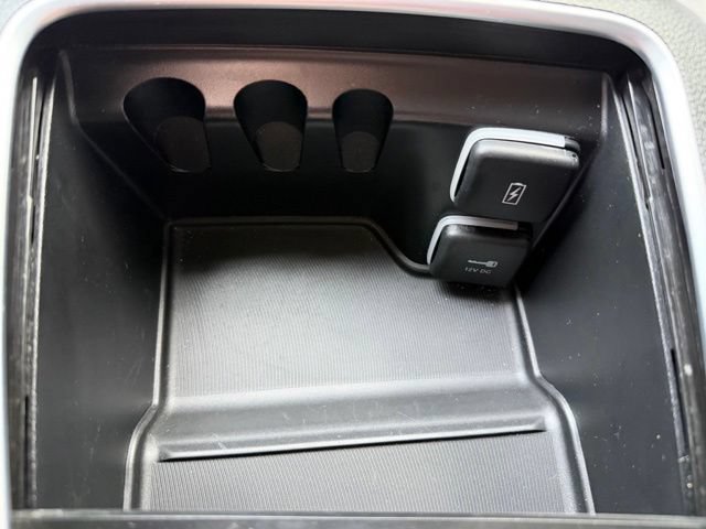 Used 2022 Chrysler Pacifica Limited w/ Uconnect Theater Family Group AWD/4WD image 28