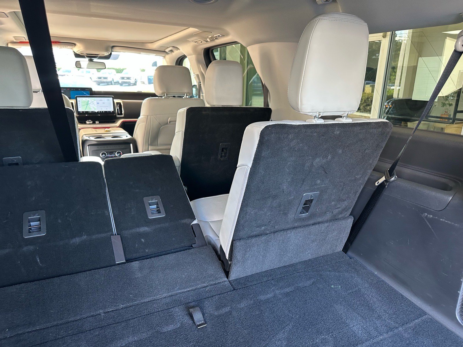 Certified 2025 Ford Expedition Max Platinum w/ Driver's Package AWD/4WD image 25