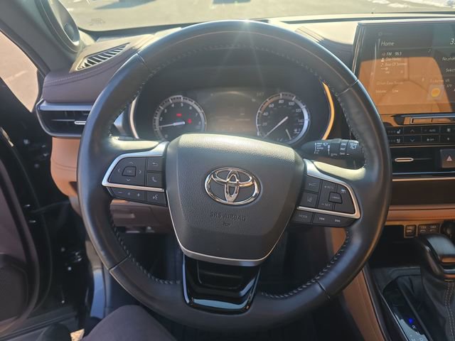Used 2022 Toyota Highlander Platinum image 15