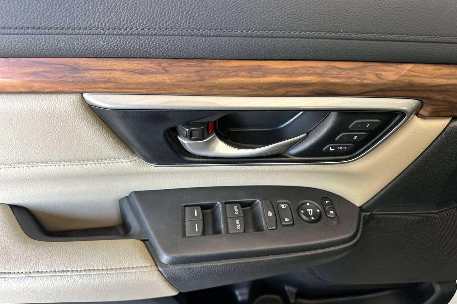 Used 2018 Honda CR-V EX-L image 10