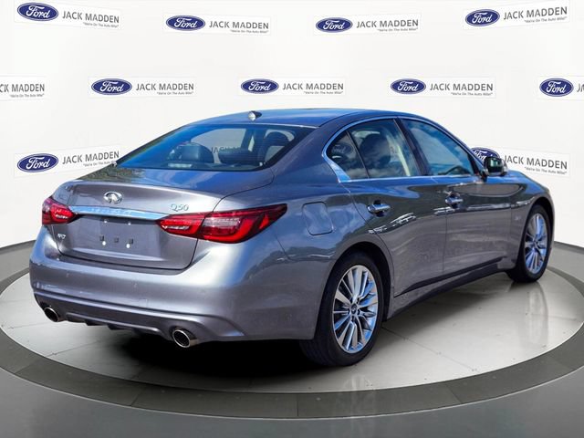 Used 2018 INFINITI Q50 Luxe w/ Sensory Package (Luxe) AWD/4WD image 5