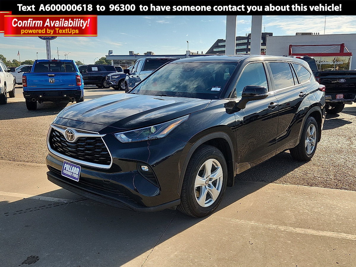Used 2024 Toyota Highlander LE AWD/4WD image 1