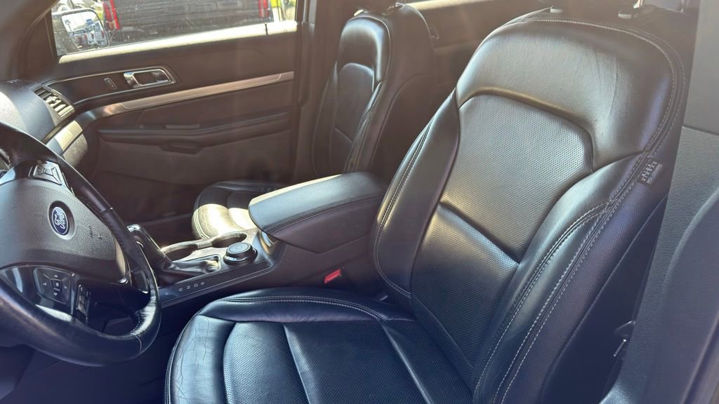 Certified 2019 Ford Explorer XLT w/ Equipment Group 201A AWD/4WD image 11