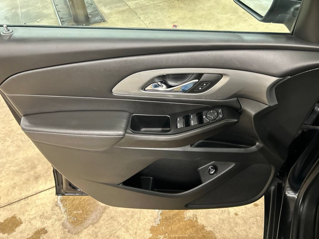 Used 2023 Chevrolet Traverse LT w/ LPO, Floor Liner Package AWD/4WD image 15