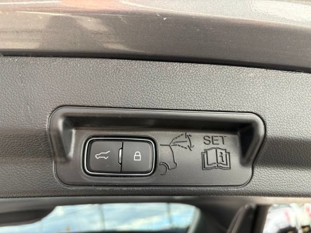 Certified 2022 Ford Explorer XLT w/ Equipment Group 202A AWD/4WD image 34