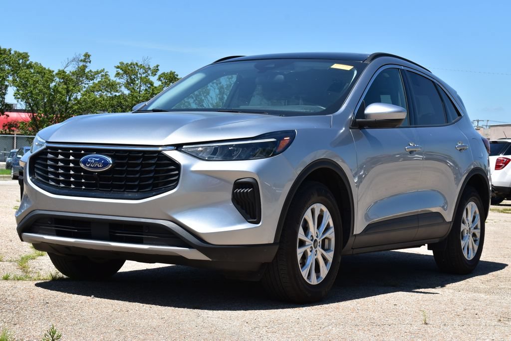 Certified 2024 Ford Escape Active w/ Tech Pack #2 AWD/4WD image 1