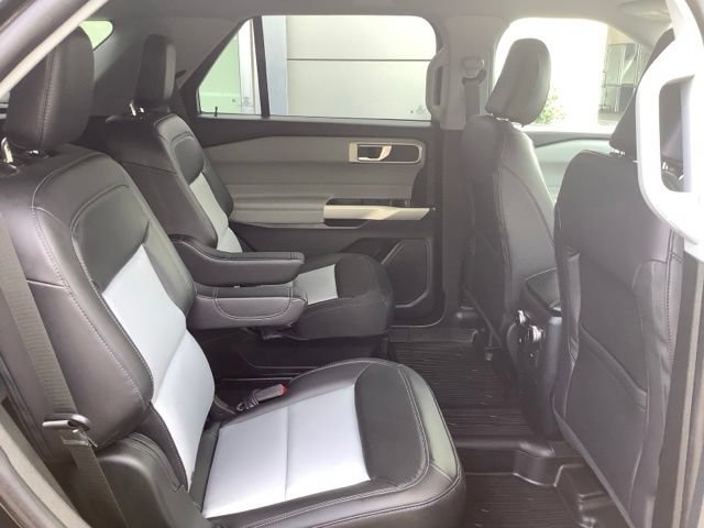 Certified 2023 Ford Explorer XLT w/ Equipment Group 202A AWD/4WD image 27