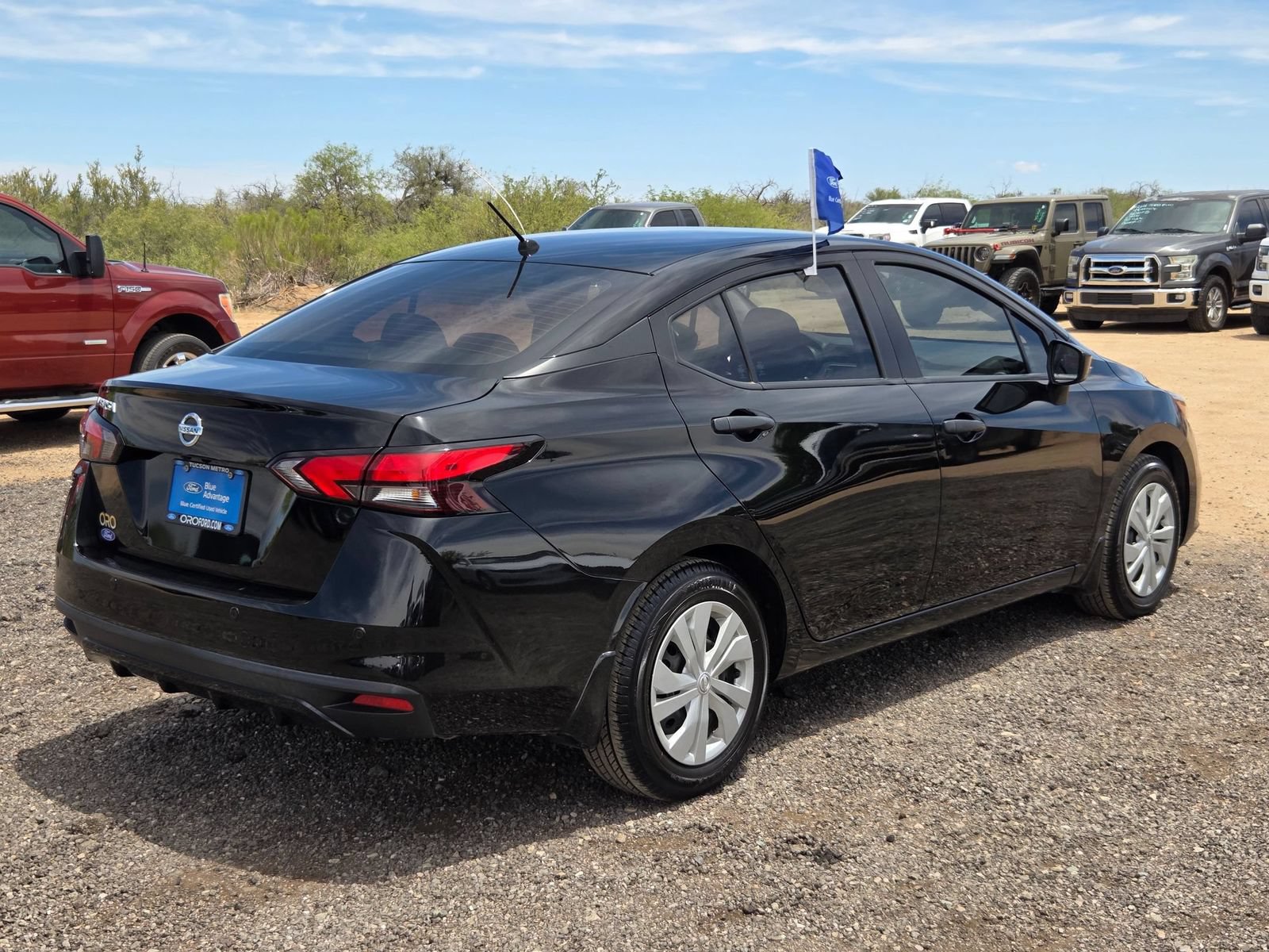 Used 2022 Nissan Versa S FWD image 5