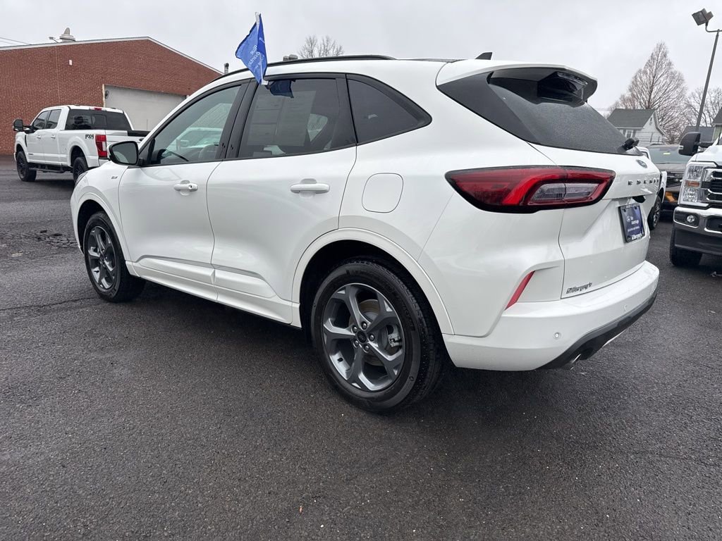 Certified 2024 Ford Escape ST-Line Select w/ Tech Pack #1 AWD/4WD image 7