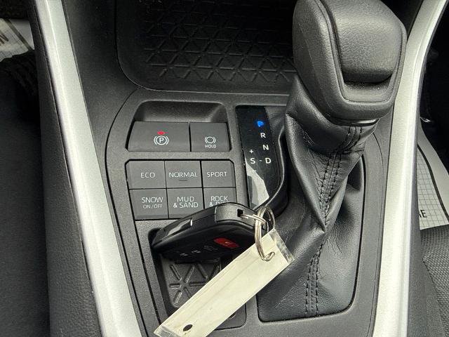 Used 2023 Toyota RAV4 XLE w/ Convenience Package AWD/4WD image 17