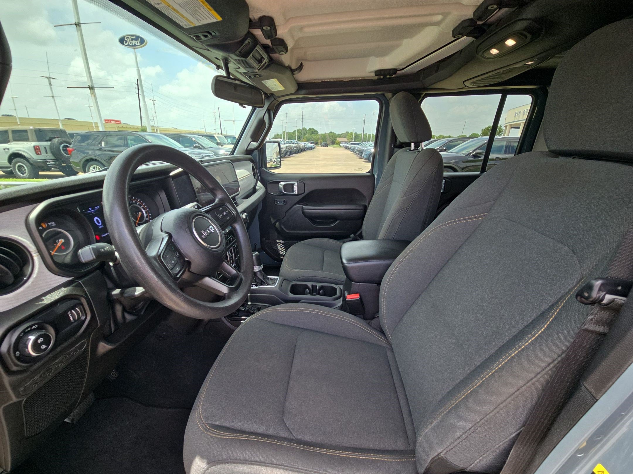 Used 2024 Jeep Gladiator Sport AWD/4WD image 16