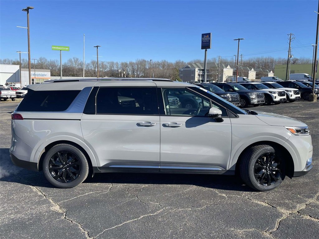 Used 2024 Kia Carnival SX Prestige image 6