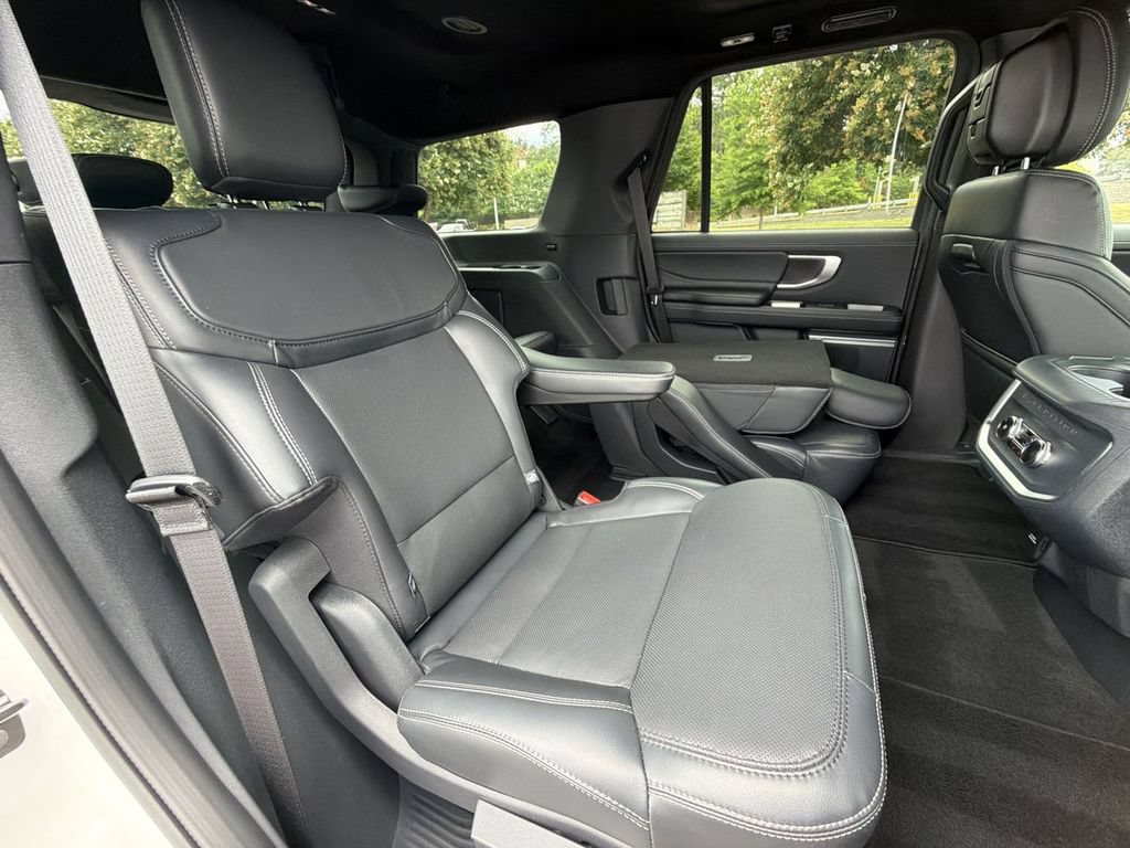 Certified 2026 Ford Expedition Platinum w/ Stealth Appearance Package AWD/4WD image 31