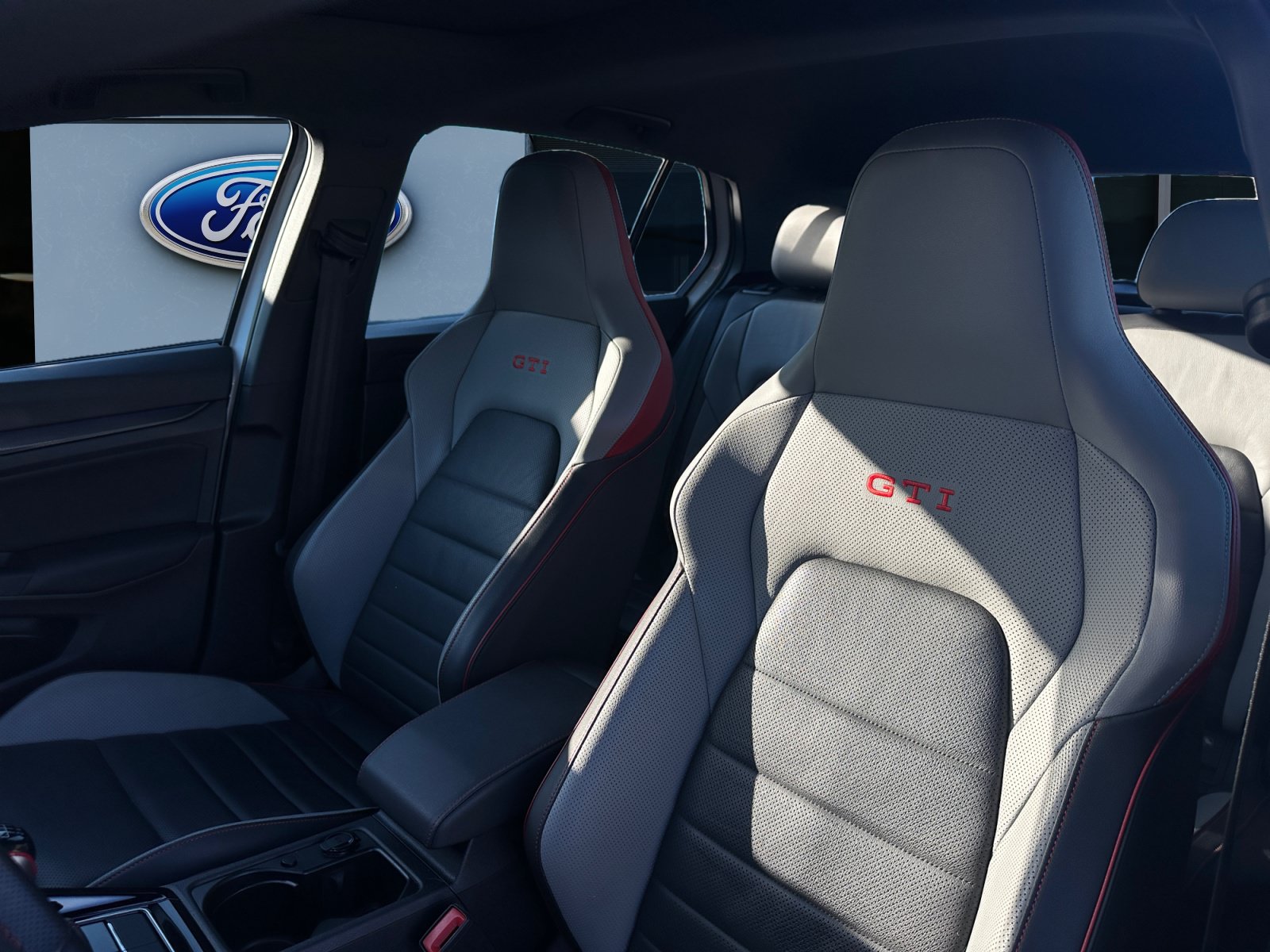 Used 2024 Volkswagen GTI SE FWD image 10
