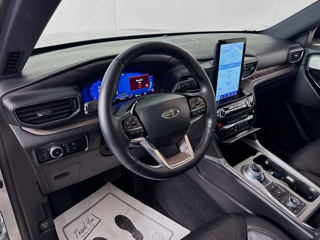 Certified 2023 Ford Explorer Platinum w/ Technology Package image 9