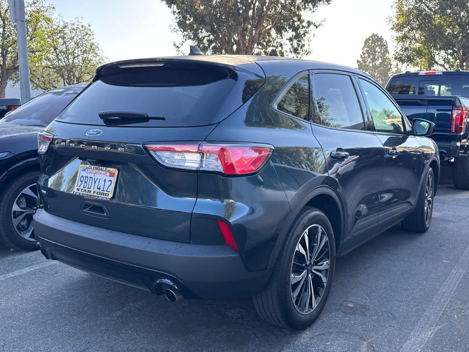 Certified 2022 Ford Escape SE w/ SE Sport Appearance Package FWD image 4