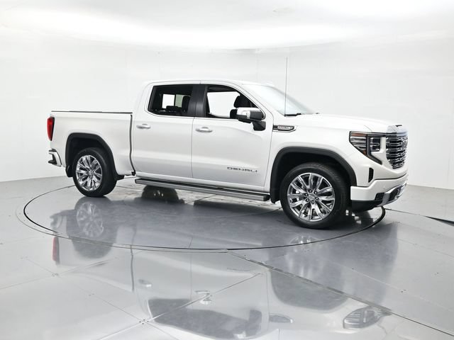 Used 2023 GMC Sierra 1500 Denali w/ Denali Reserve Package AWD/4WD image 3