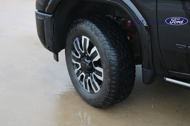Used 2024 GMC Sierra 2500 Denali Ultimate AWD/4WD image 9