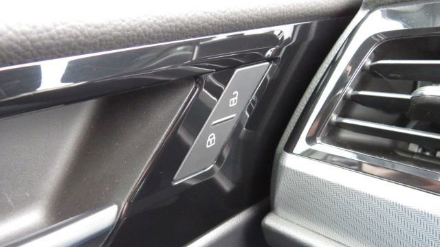 Used 2019 Volkswagen Jetta R-Line image 25