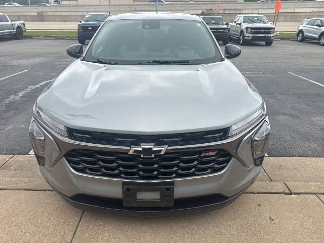 Used 2024 Chevrolet Trax RS w/ Sunroof Package FWD image 4