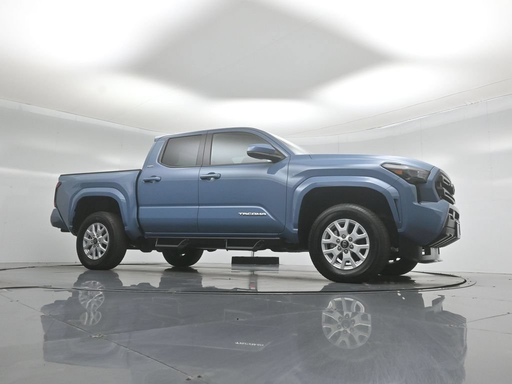 Used 2026 Toyota Tacoma SR5 AWD/4WD image 3