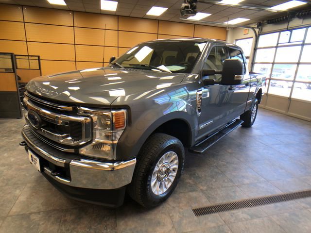 Certified 2022 Ford F250 XLT AWD/4WD image 3