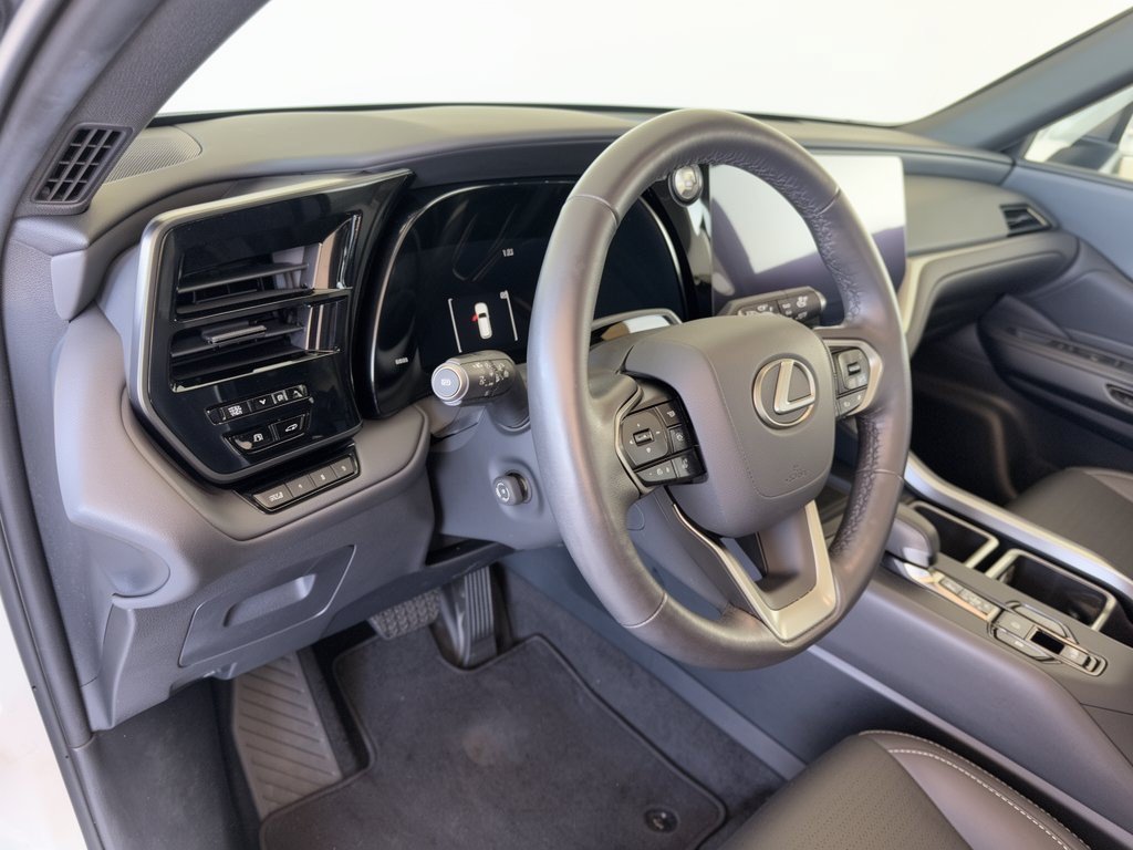 Used 2024 Lexus TX 350 FWD w/ Captains Chair Package image 4