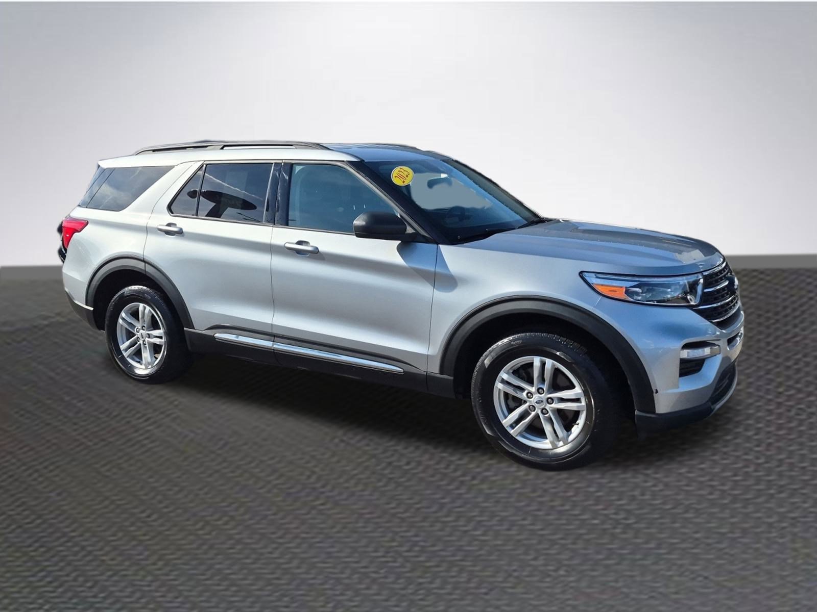 Certified 2023 Ford Explorer XLT w/ Equipment Group 202A image 2