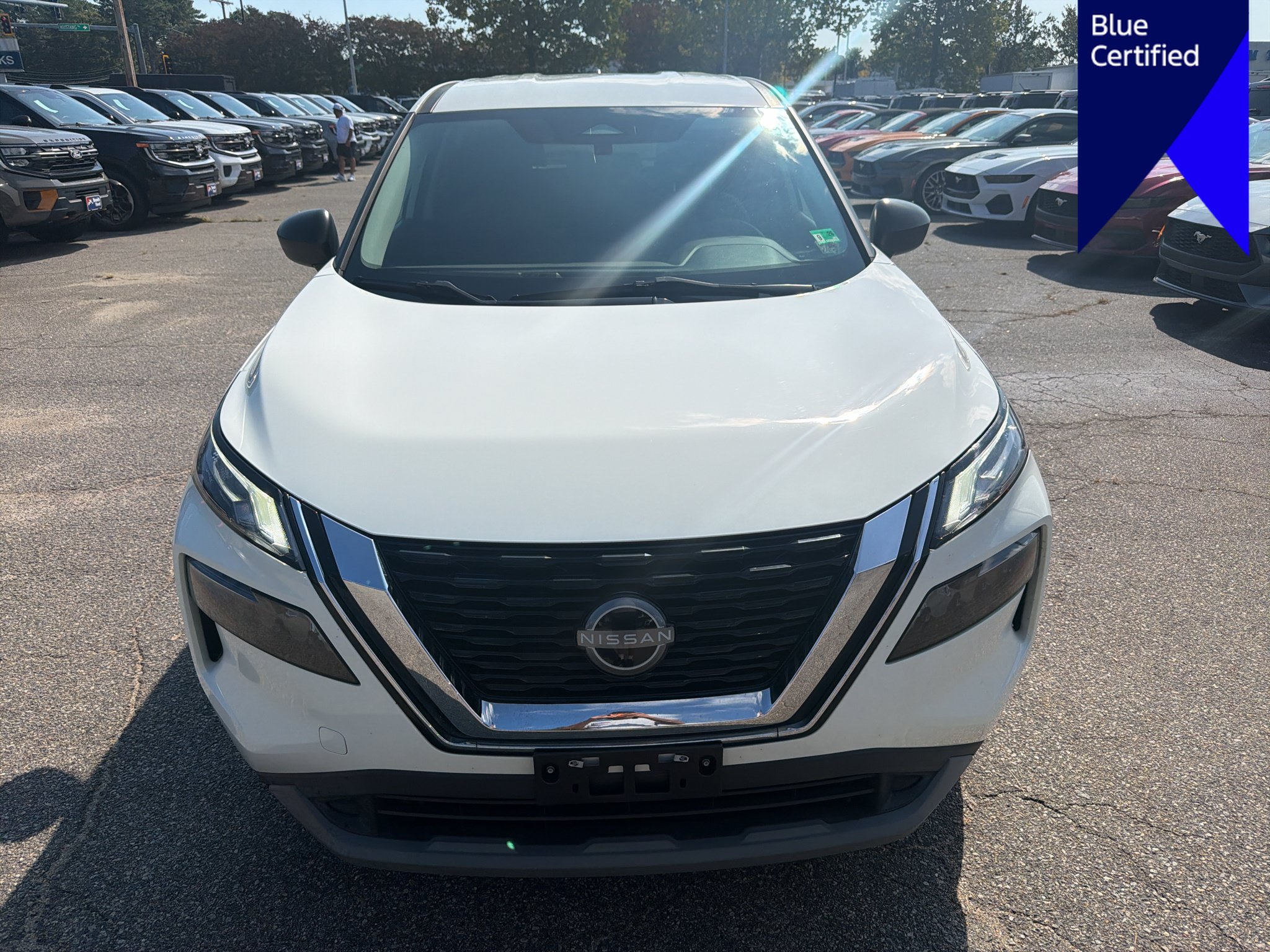 Used 2023 Nissan Rogue S FWD image 2