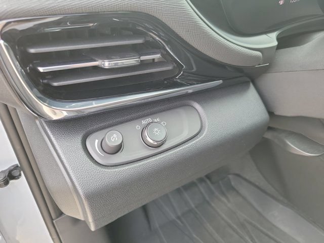 Used 2024 Buick Envista Sport Touring w/ Convenience I Package FWD image 11
