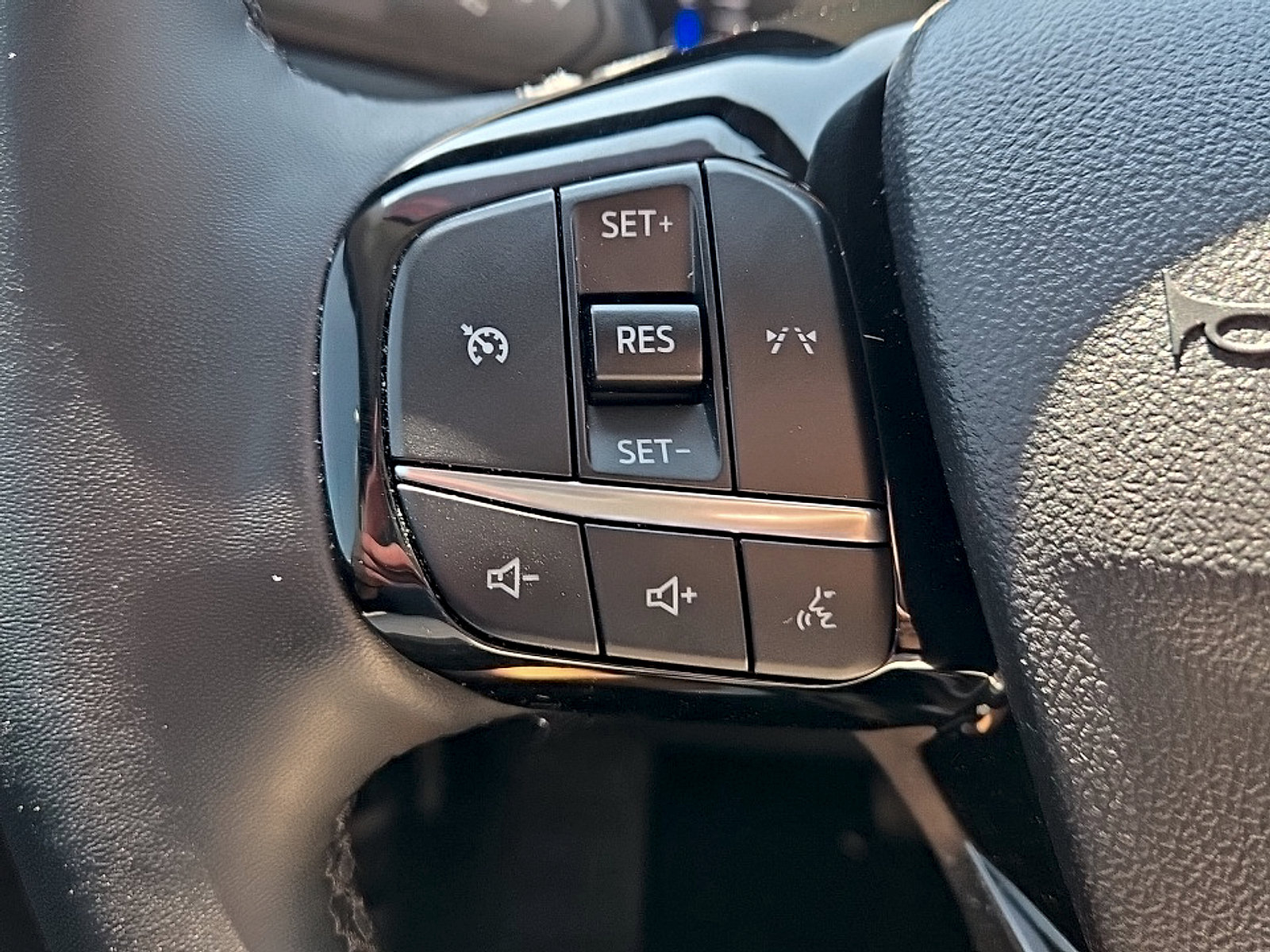 Certified 2024 Ford Escape Active AWD/4WD image 13
