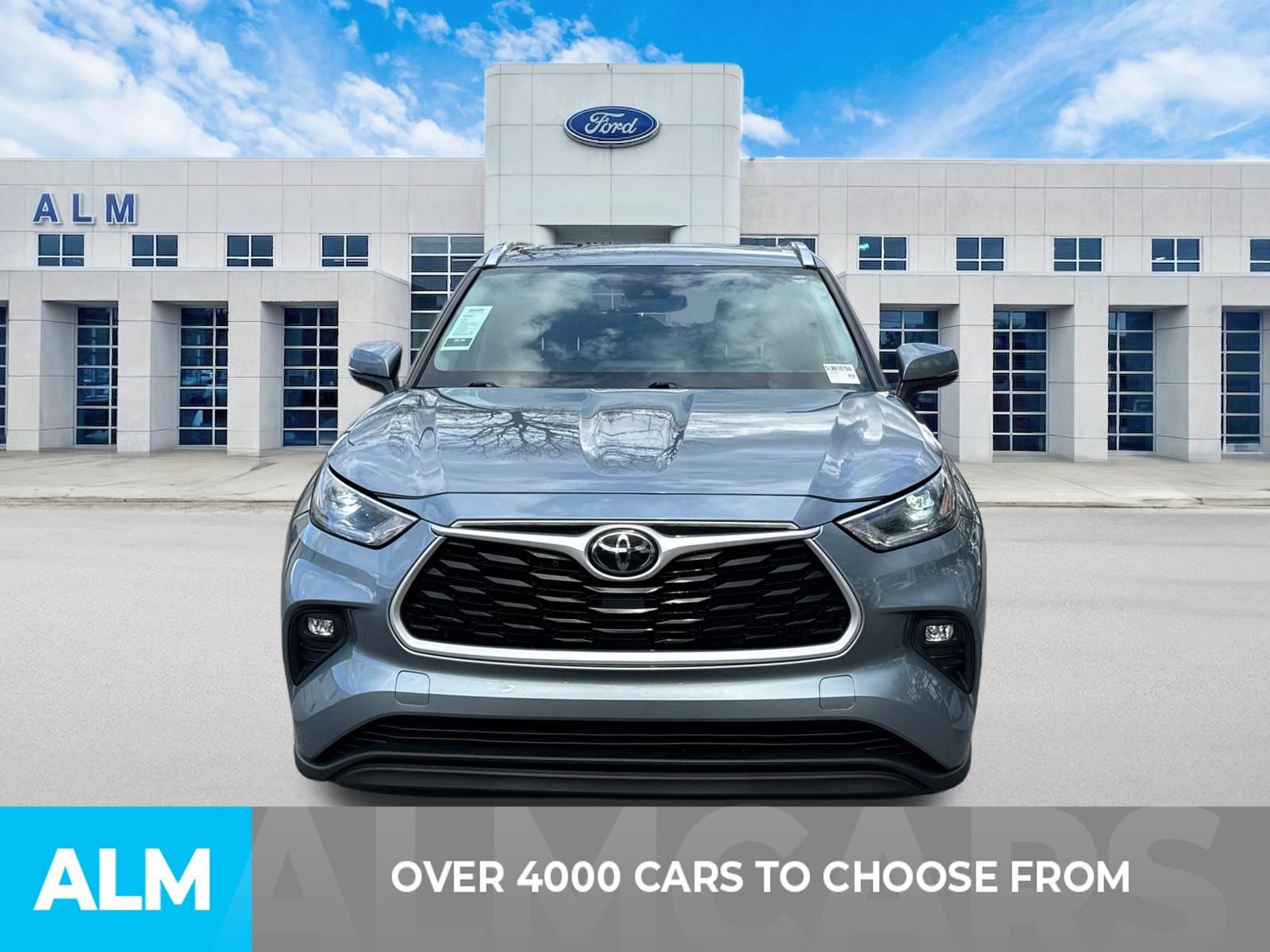 Used 2021 Toyota Highlander XLE video 2