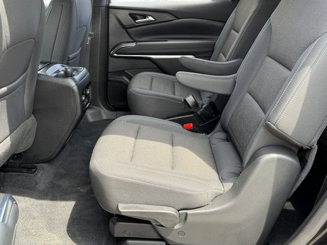 Used 2025 Chevrolet Traverse LT w/ Driver Confidence Package AWD/4WD image 40